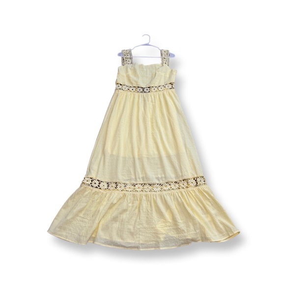 Butter Yellow Elegant Dress - Picture 3 of 4